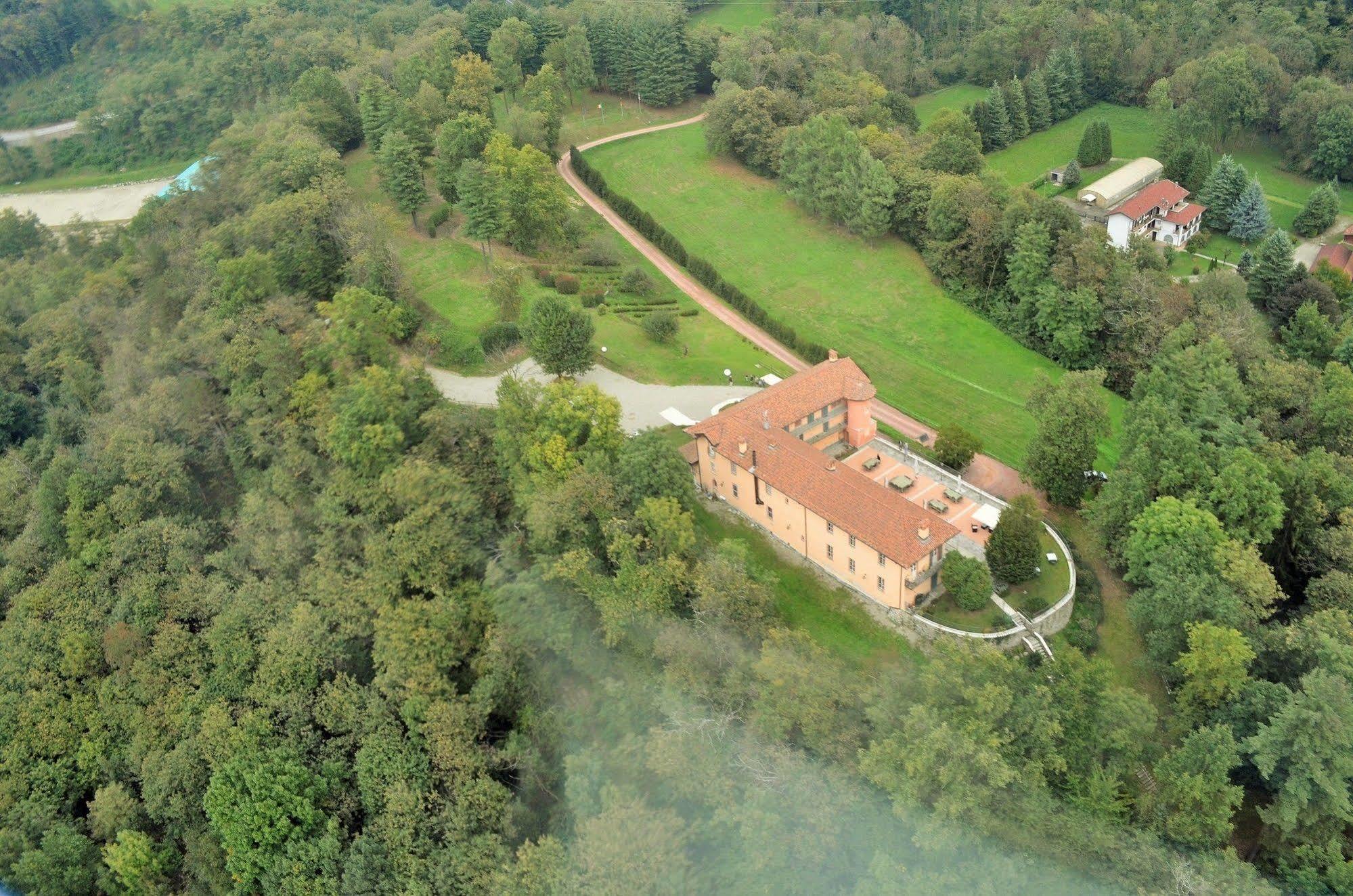 Tenuta Montezeglio Country Family House Invorio Inferiore Buitenkant foto